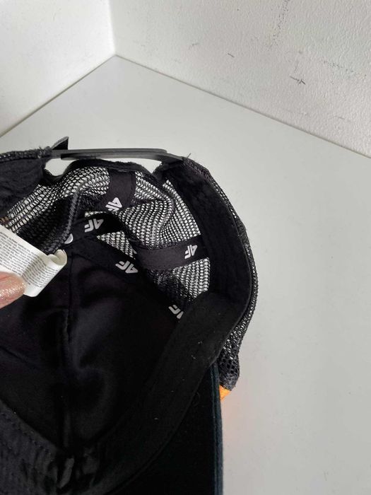 4F czapka z daszkiem  unisex