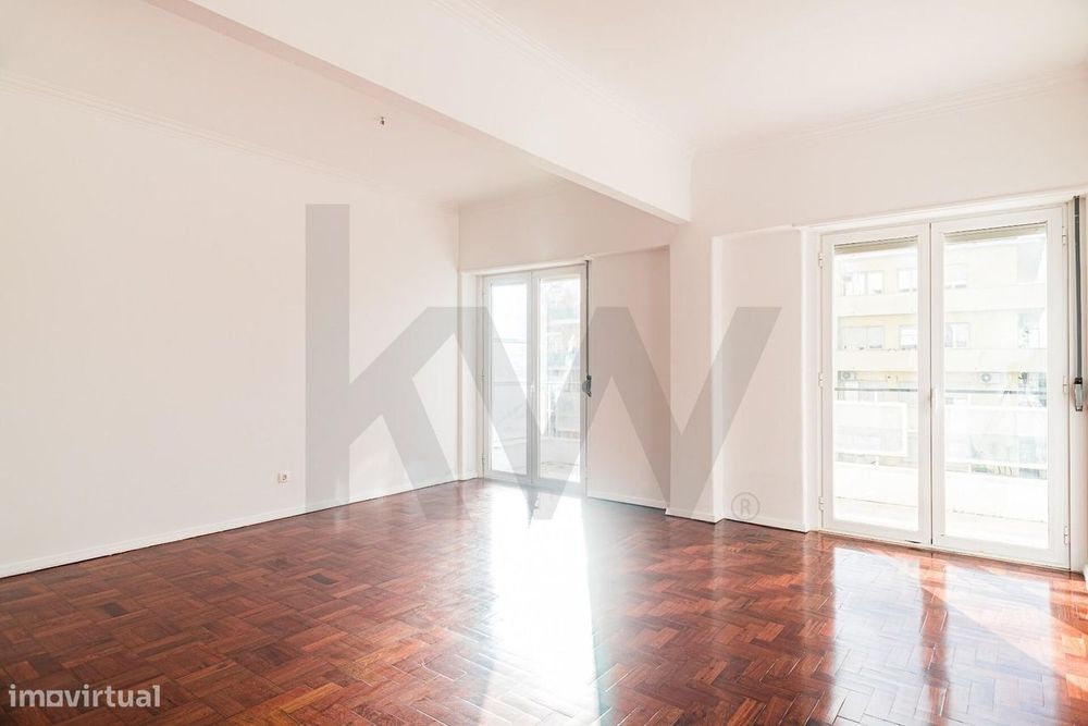 T3 remodelado e equipado no Restelo para arrendar e ser feliz!