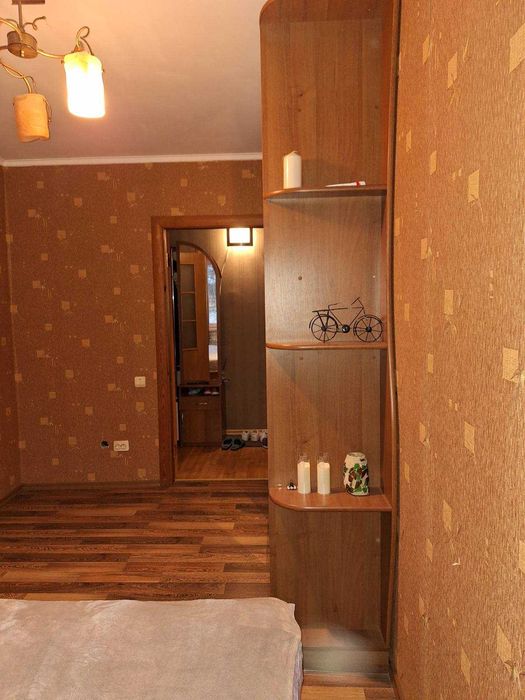 Продам 4 кімнатну квартиру.