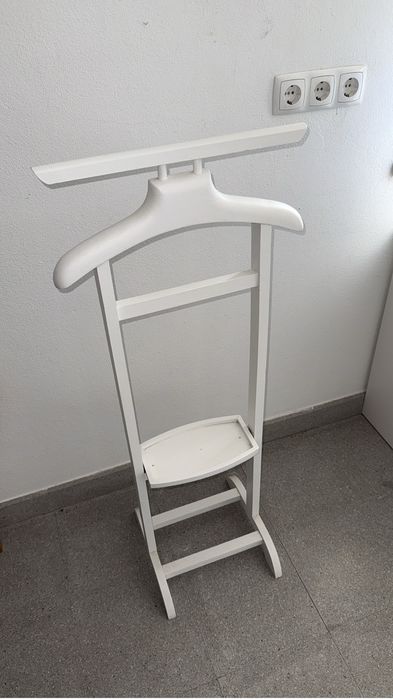Cabide de pé vintage branco