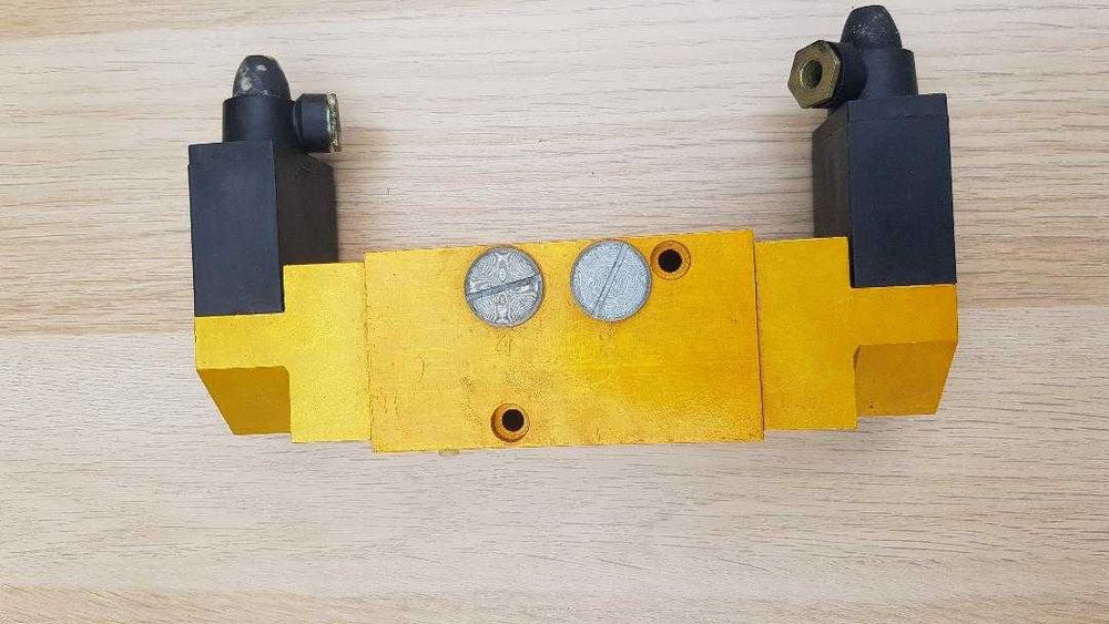 Zawór rozdzielacz pneumatyczny Predom Łucznik