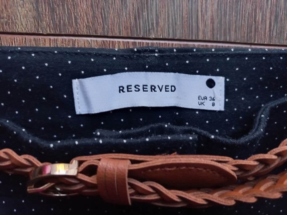 Damskie szorty z paskiem Reserved rozm.36