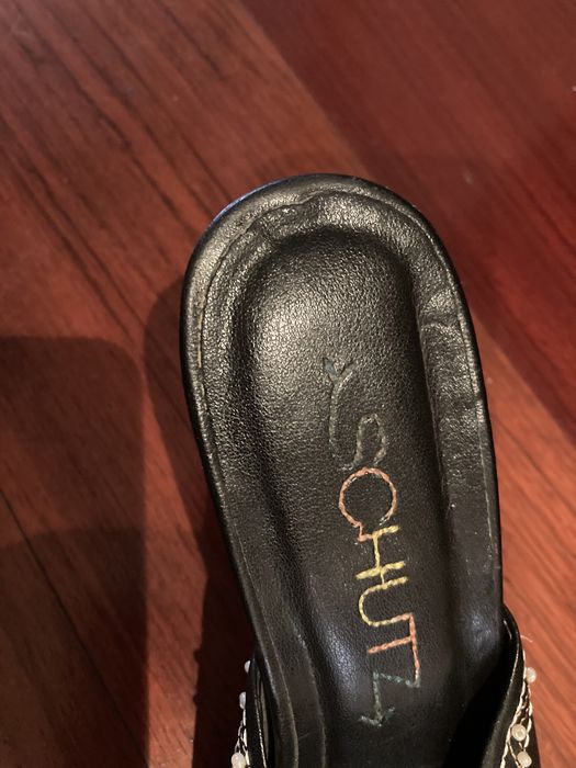 Mules em pele preto como novas.