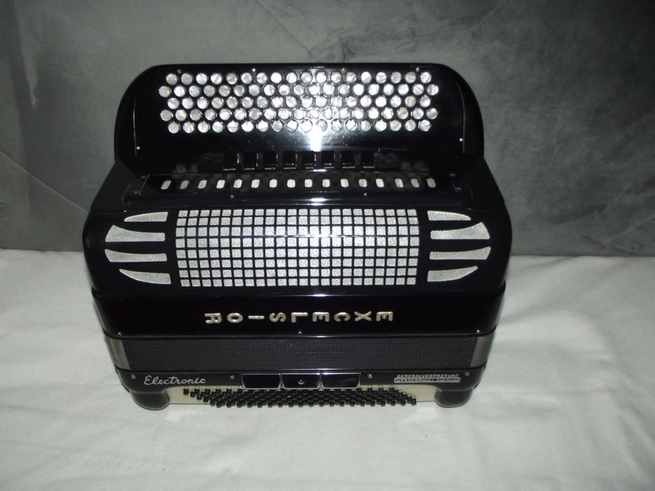 Akordeon International kanałowy 120