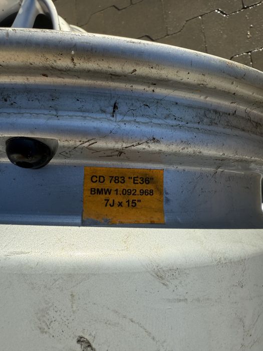 Orginalne felgi BMW e 36  15