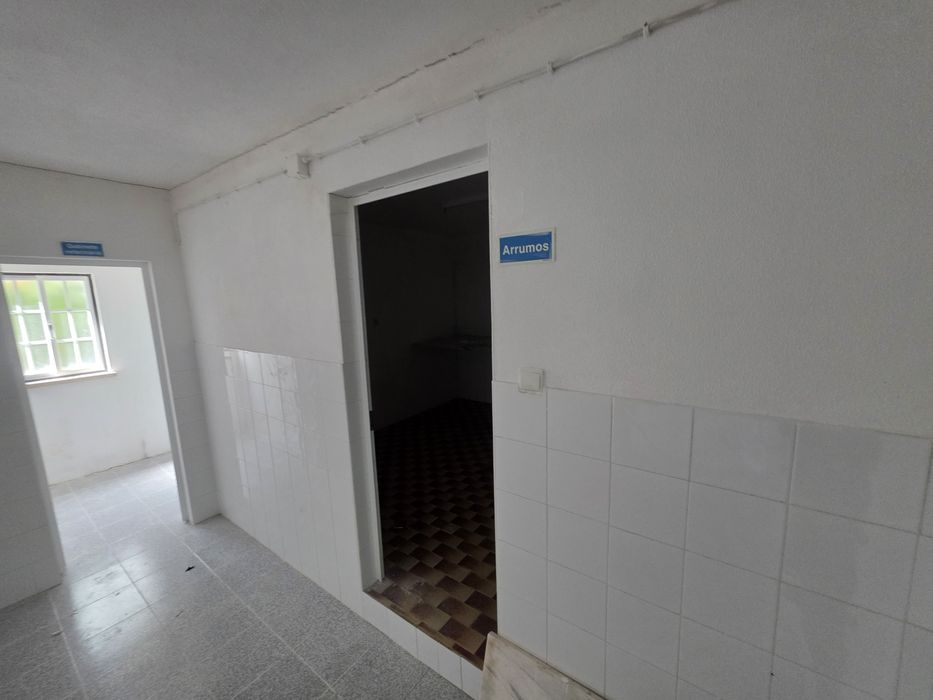 Armazem com camaras frigorifica e congelacao