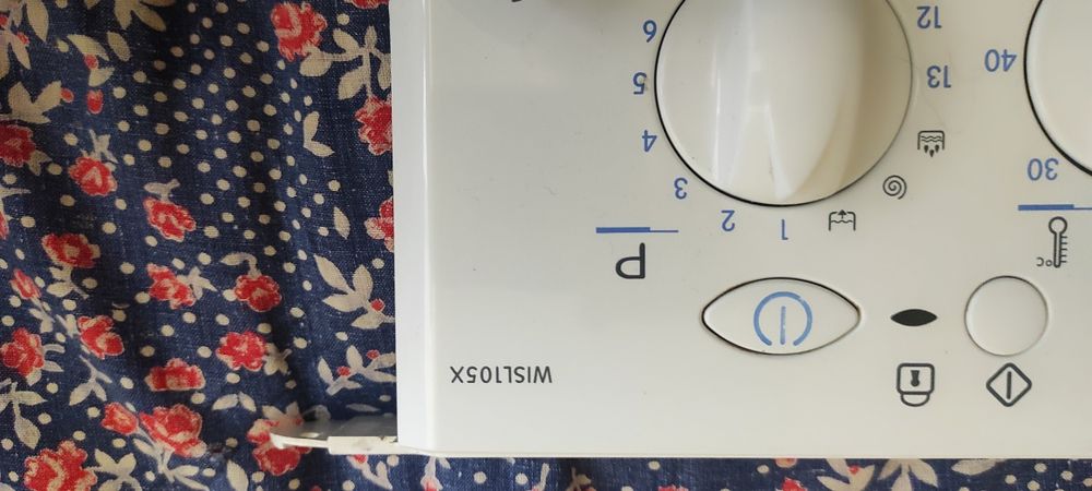Стиральная машинка Indesit WISL105X