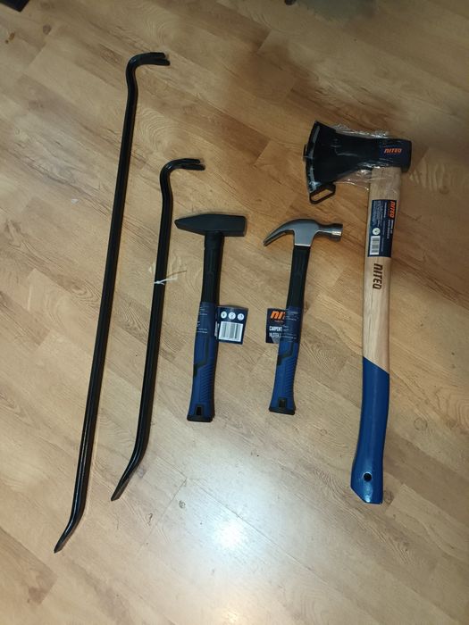 Zestaw narzędzi ręcznych 2x łom 2x młotek i siekiera