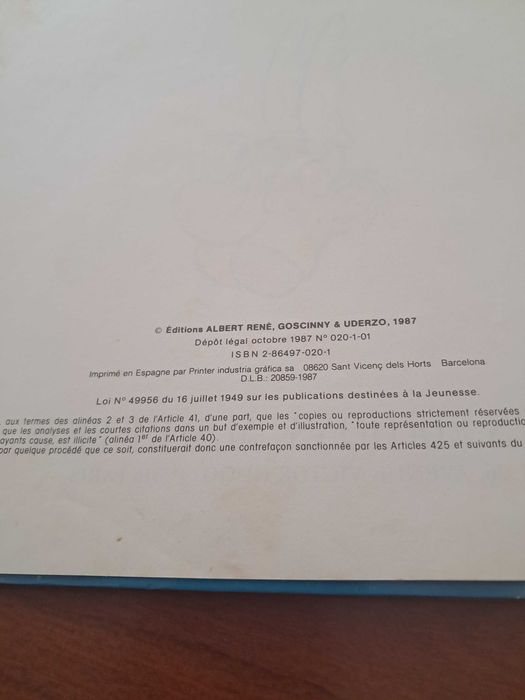 Lote 2 asterix em Francês.