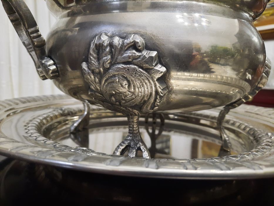 Terrina e prato em casquinha
D