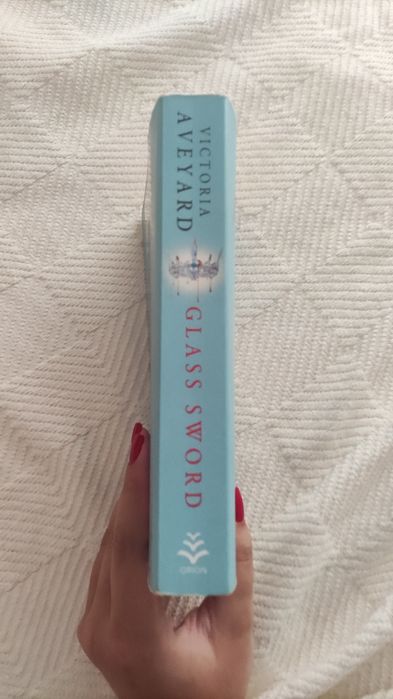 Livro "Glass Sworn" - Victoria 5