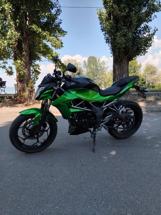 Мотоцикл Kawasaki z 250