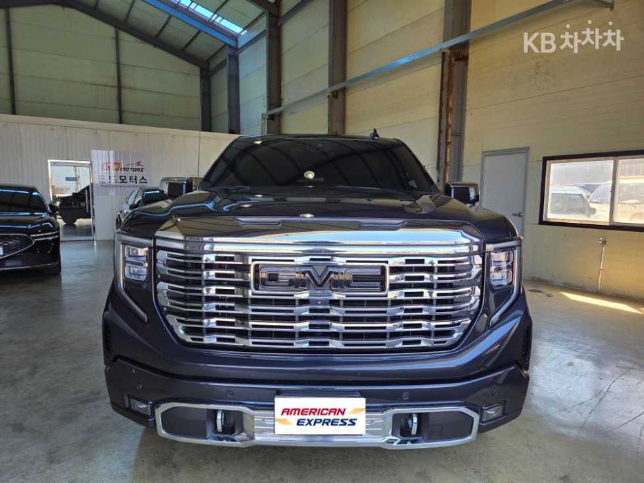 2023 GMC Sierra можна придбати на фонд або під УБД