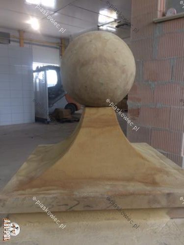 ~10~ Czapka słupowa, nakrywa słupa, daszek z piaskowca