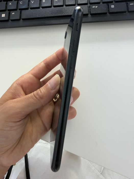 Vende-se Iphone SE 2022