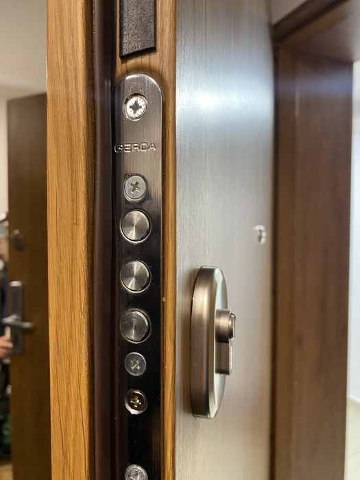 Slusarz awaryjne otwieranie wymiana zamków 24/7