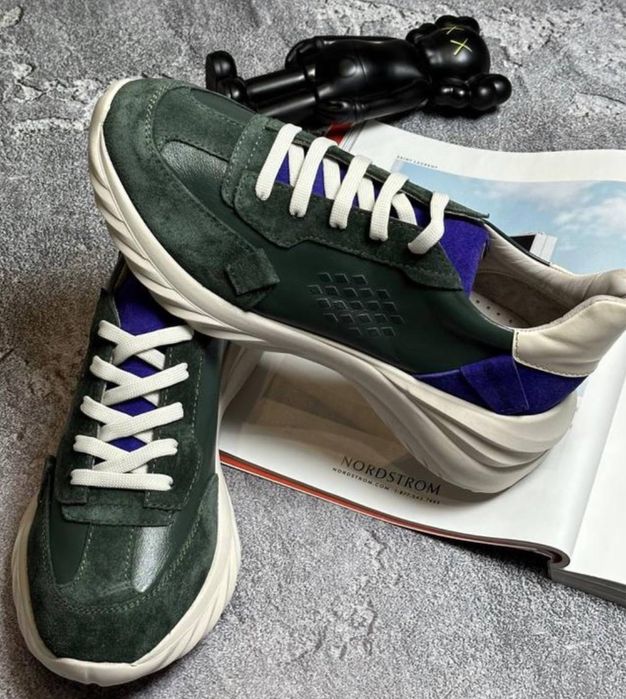 Кожаные кроссовки