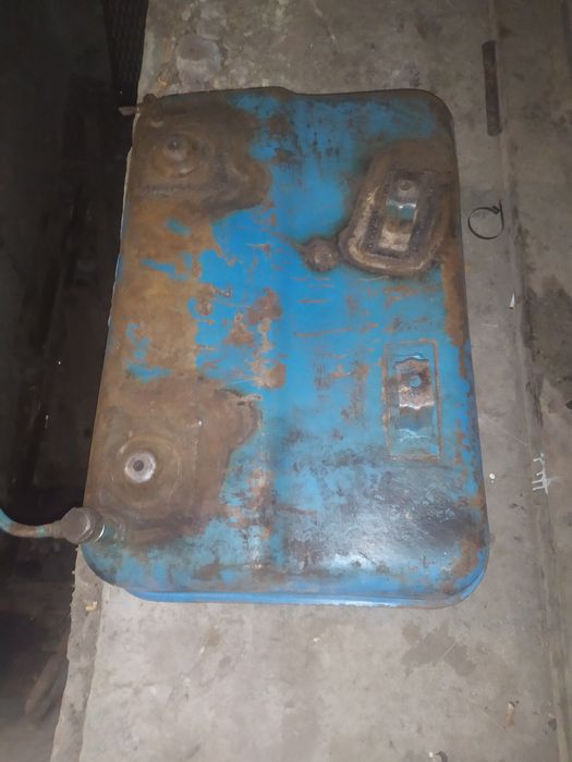 Бак топливний  на. Трактор  ЮМЗ