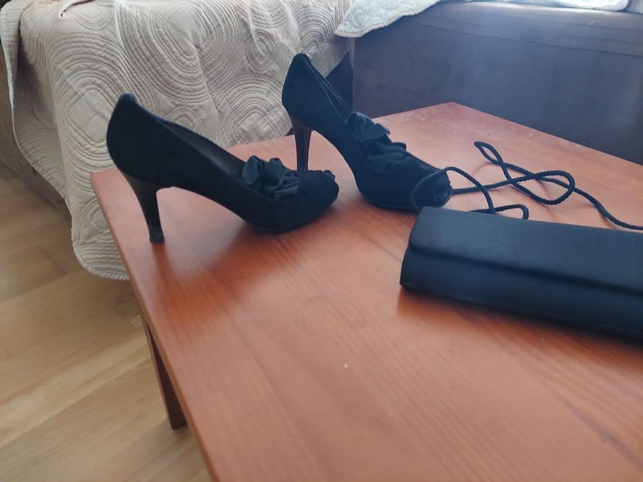 Conjunto sapatos e mala