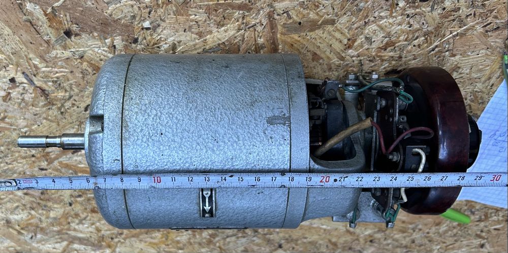 Електродвигун VEB, б/в, з телеграфного апарату Т-63, 220 V, 125 W