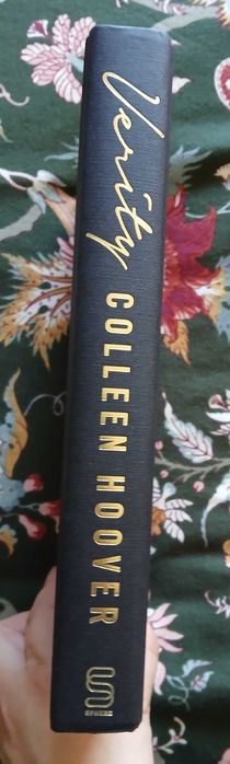 Livro Verity de Colleen Hoover