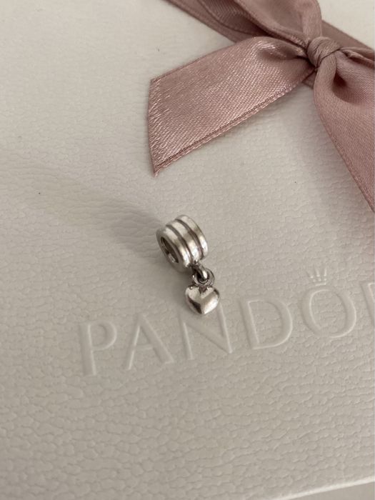 Oryginalny charms zawieszka Pandora wiszące serce
