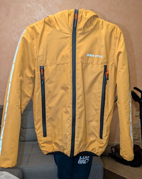 Дитячя куртка осіння.