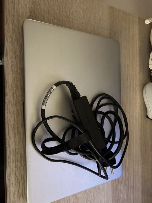 PC HP modelo 14s-dq0008np