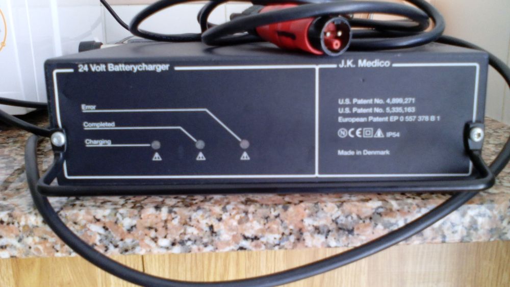 Vendo cadeira de rodas eletrica