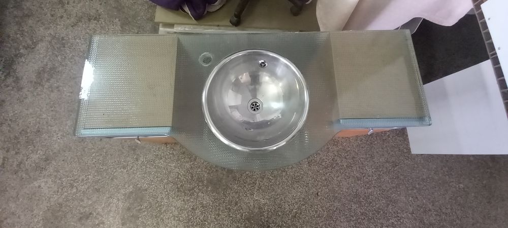 Móvel de wc com tampo em vidro