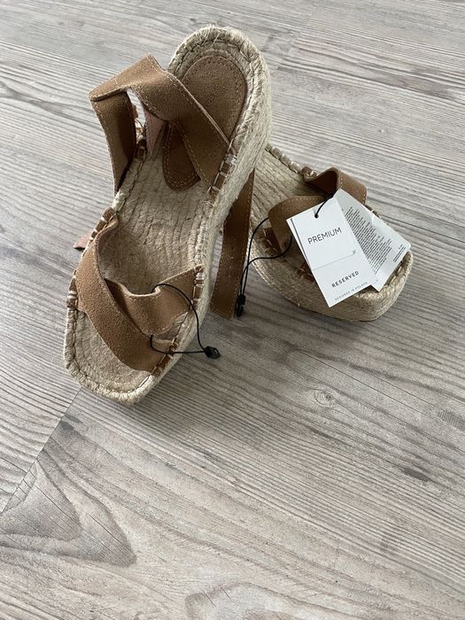 Nowe sandały na platformie reserved rozmiar 39 skórzane