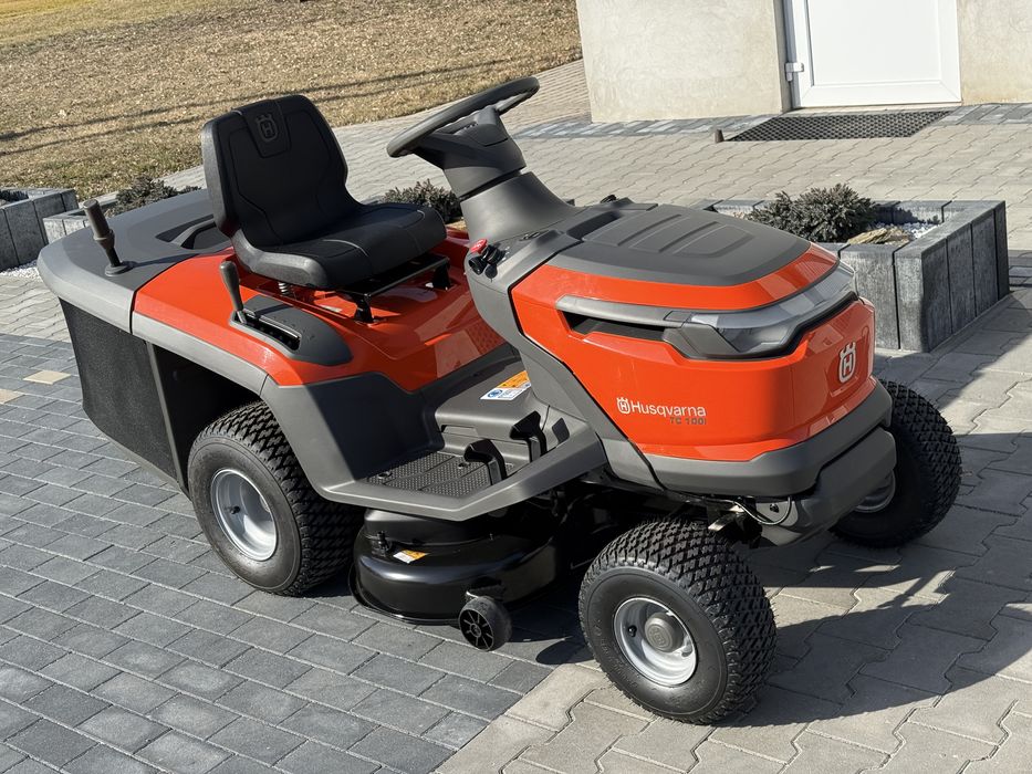 Traktorek elektryczny akumulatorowy kosiarka HUSQVARNA TC 100i po demo