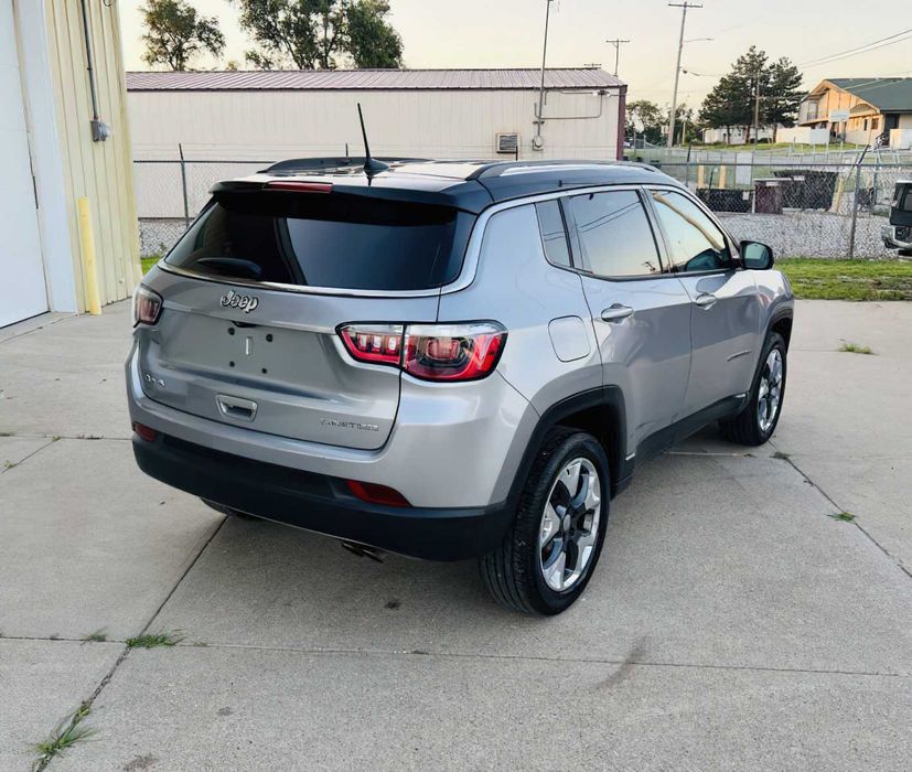 Jeep Compass Latitude      2019