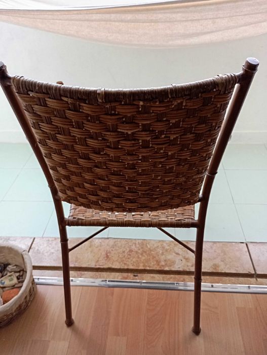 Cadeiras em vime em bom estado