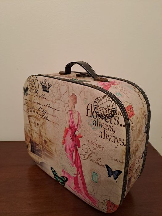 Mala/baú em couro vintage