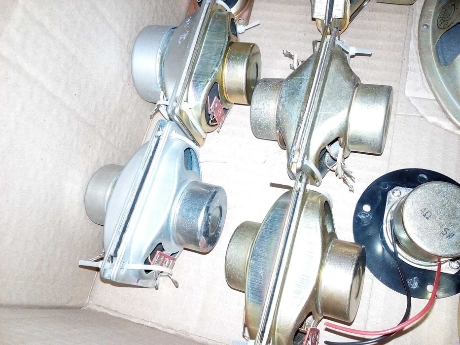 динамики различные с ТВ и др. устройств - 20 шт. лотом