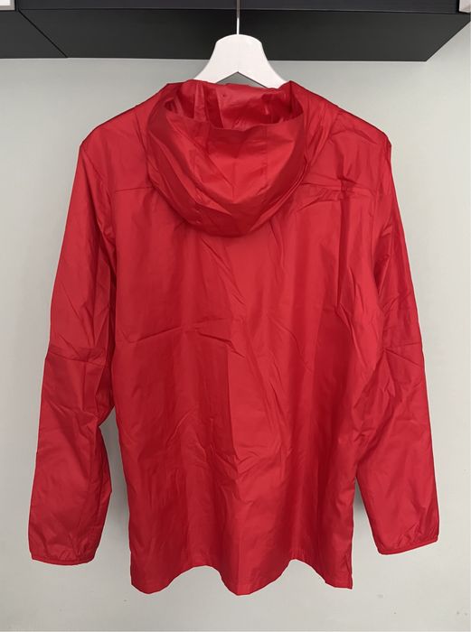 Wiatrówka Nike czerwona