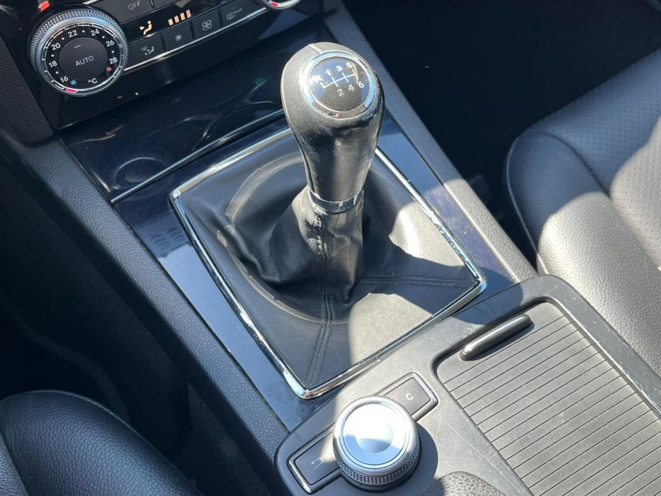 Mercedes Benz C220d manual