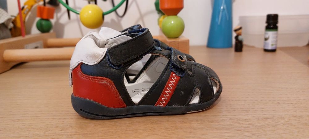 Sandálias Chicco tamanho 19