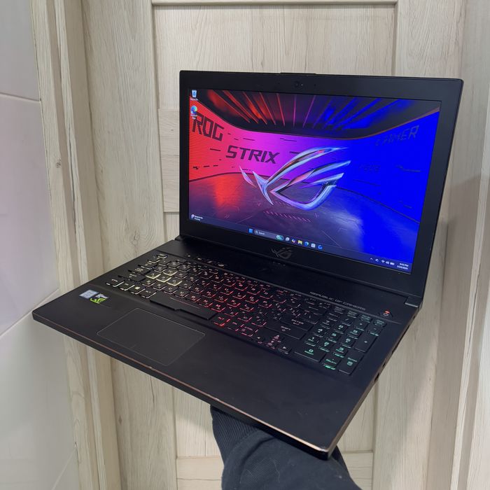 Asus Rog Strix Core i7, gtx 1060 6Gb, 16Gb