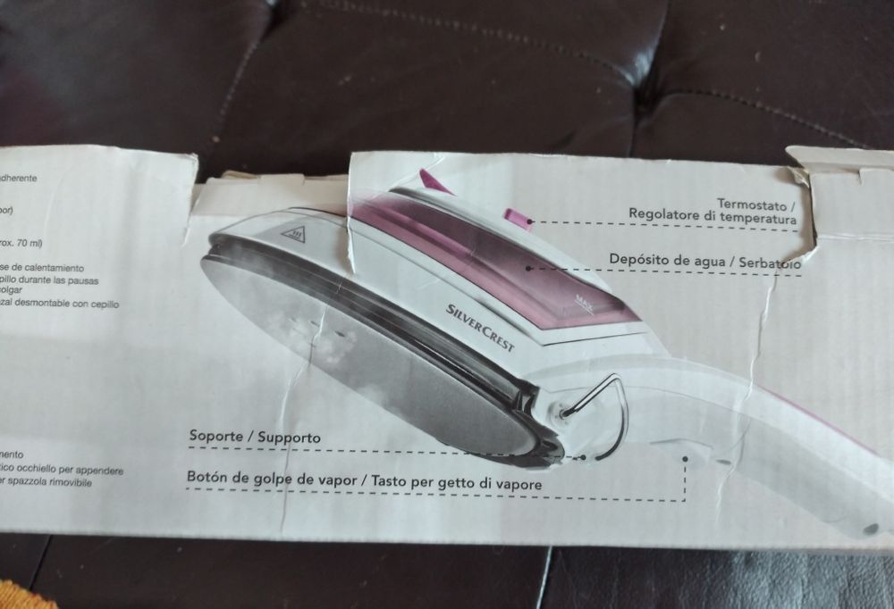 Escova de engomar a vapor nova