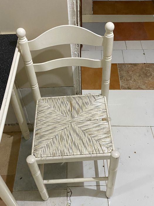 Mesa e 2 cadeiras / 20€