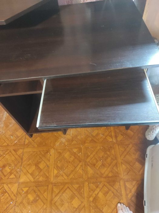 Стіл письмовий для дому