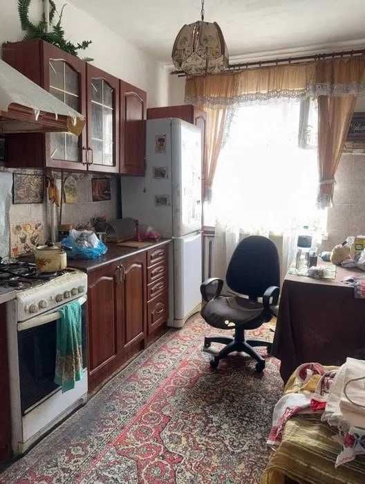 Продається 4-кімнатна квартира, просп. Червоної Калини, 103