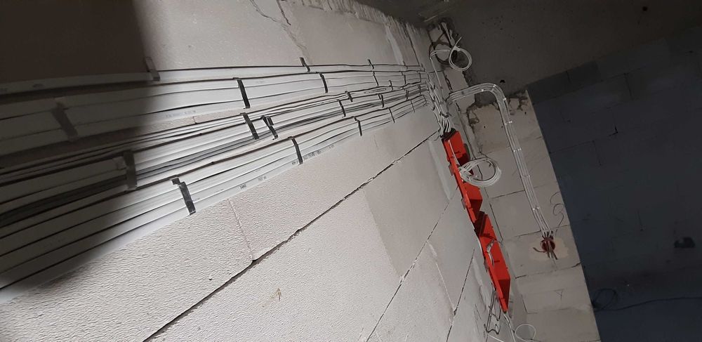 Elektryk Podłączenie płyty indukcyjnej  Pomiary Przeglądy Instalacje