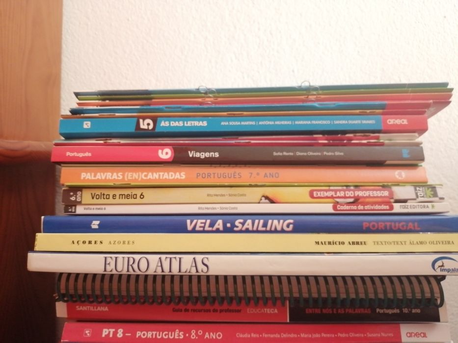 Vendo manuais escolares, do professor, do 5 ao 12 ano.  Novos.