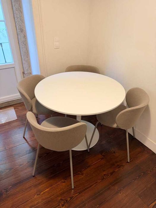 Ikea Docksta / Krylbo Table and 4 chairs, white white/Tonerud dark beige, 103 cm