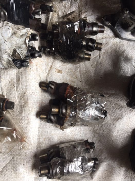 Продам вакуумний насос форсунки роспредвал на Renault kangoo 1.9 D