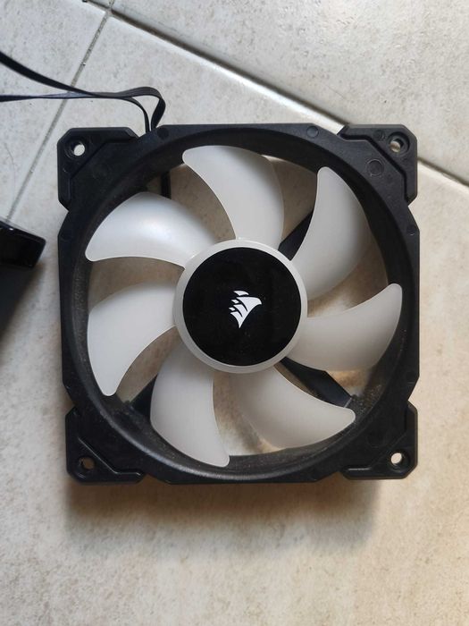 Ventoinhas Corsair ML120 PWM RGB