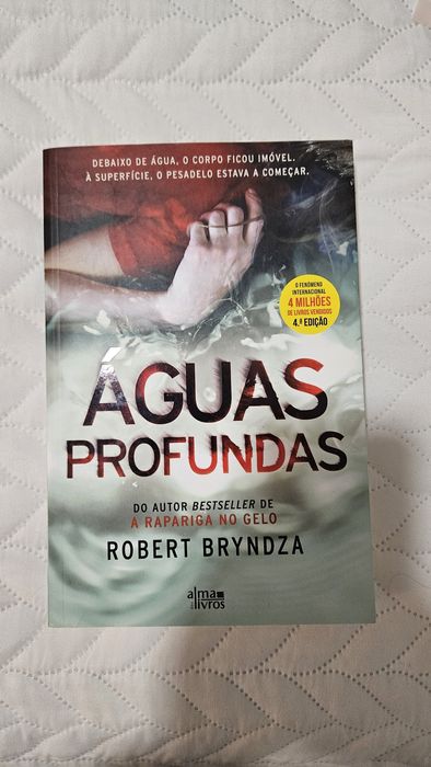 Aguas Profundas de Robert Bryndza